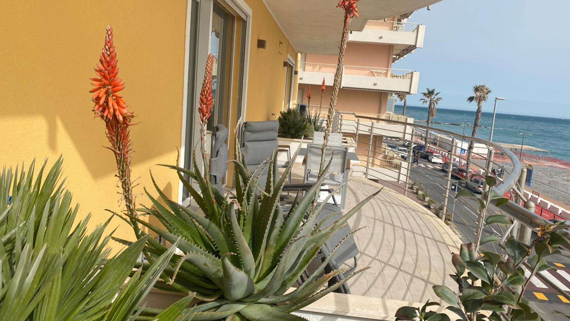 Mare Blu Daire Ventimiglia Dış mekan fotoğraf