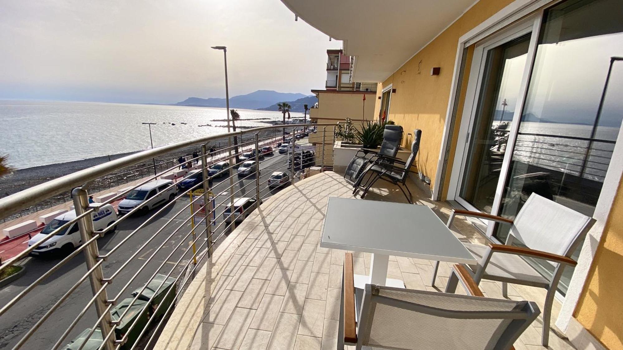 Mare Blu Daire Ventimiglia Dış mekan fotoğraf